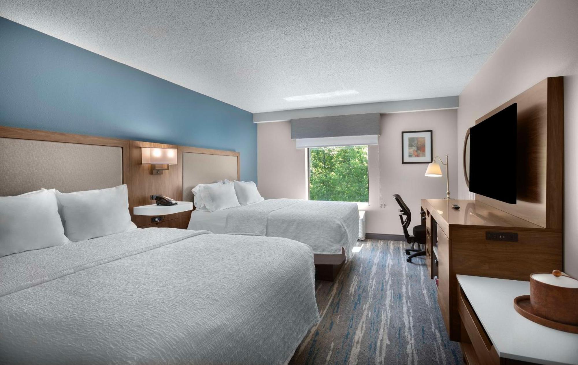 Hampton Inn Belmont At Montcross Exterior photo